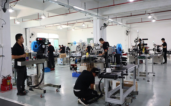 高速貼標(biāo)機,自動貼標(biāo)機,不干膠貼標(biāo)機,高臻智能